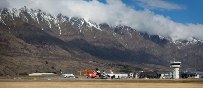 SetWidth700 Planes at Queenstown Airport