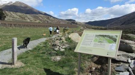 1_Gibbston_trail_resized.jpg