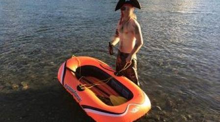 1_No_lifejacket_Wanaka_18nov13_sm.jpg