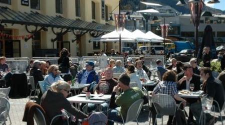 downtown_queenstown_resized.jpg