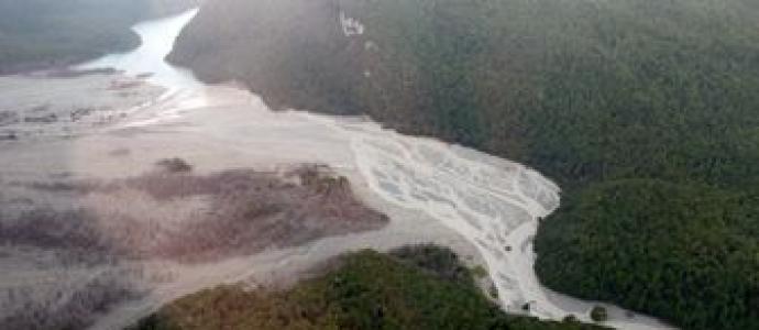 1_Dart_River_dam_and_lake_jan14.jpg