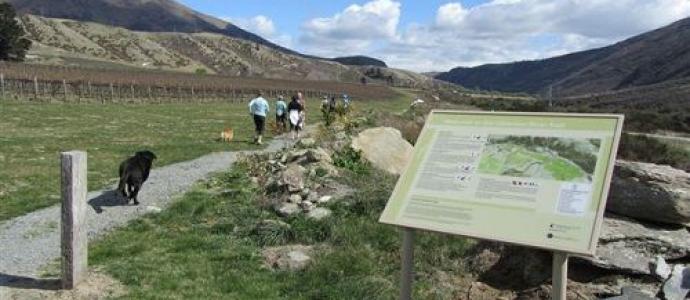 1_Gibbston_trail_resized.jpg