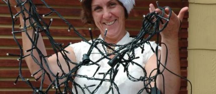 V2_Jan_Maxwell_Prepares_For_Christmas.jpg